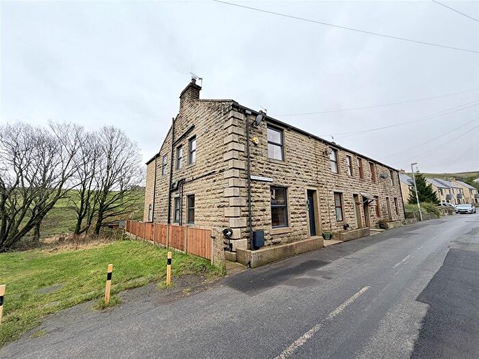 3 Bedroom Property For Sale In Holme Cottages, Rossendale, BB4