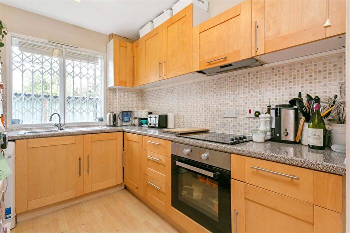 1 Bedroom Apartment For Sale In Escuan Lodge, Aberdeen Park, Highbury, London, N5