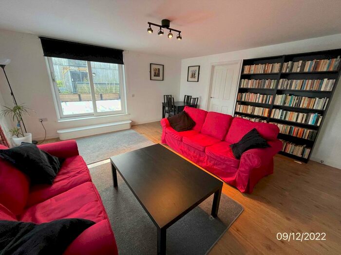 3 Bedroom Flat To Rent In Mearns Street, Aberdeen, Aberdeenshire, AB11