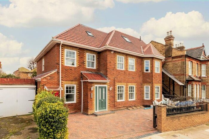 2 Bedroom Flat To Rent In Coldershaw Road, London, W13