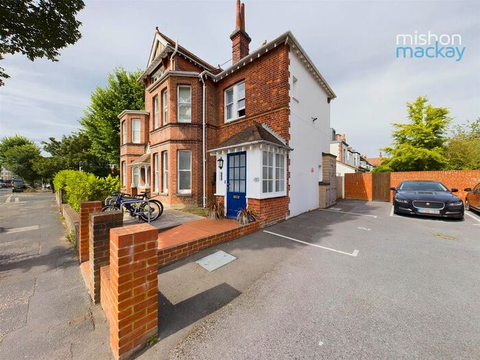 1 Bedroom Flat To Rent In Sackville Road, Hove, BN3