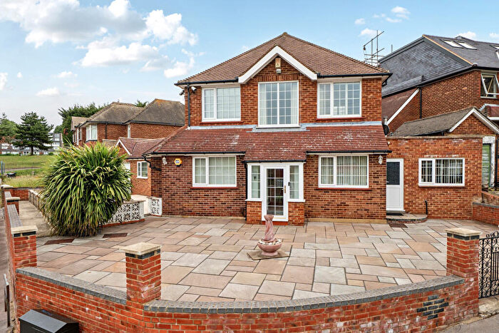 5 Bedroom Semi-Detached House For Sale In Westwood Avenue, London, SE19