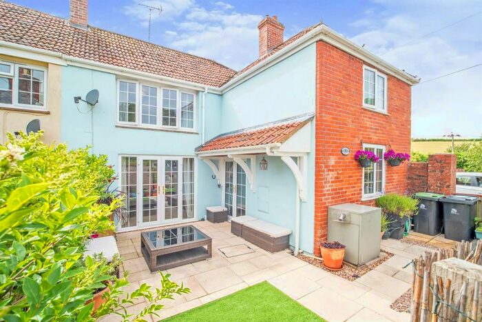 3 Bedroom Semi-Detached House For Sale In Holywell, Dorchester, DT2