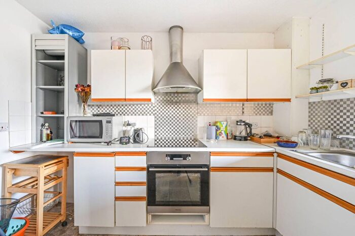 1 Bedroom Flat To Rent In Royal Mint Street, City, London, E1