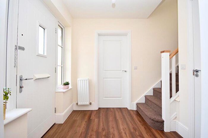 3 Bedroom Detached House For Sale In Kemsley Drive, Leighton Buzzard, LU7