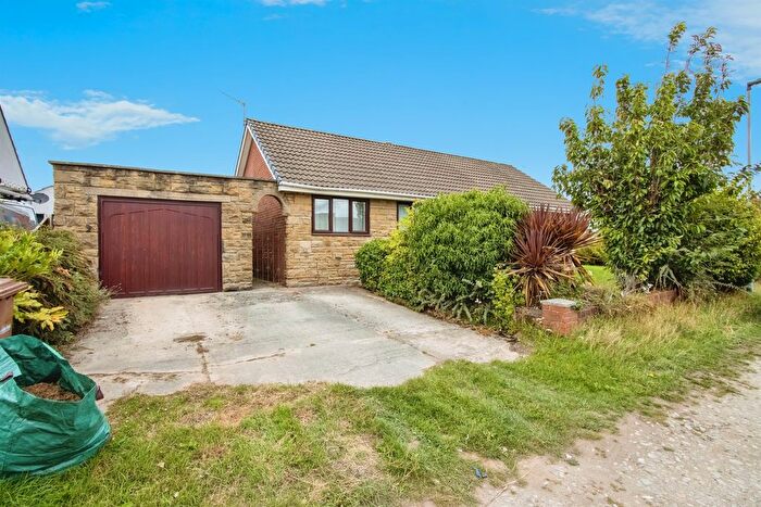 3 Bedroom Detached Bungalow For Sale In Hillcrest Drive, Castleford, WF10