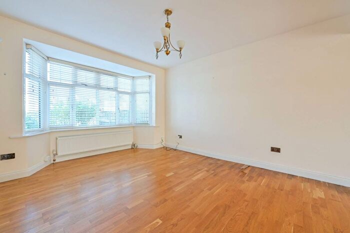 4 Bedroom Semi-Detached House To Rent In Riverview Road, Epsom, KT19