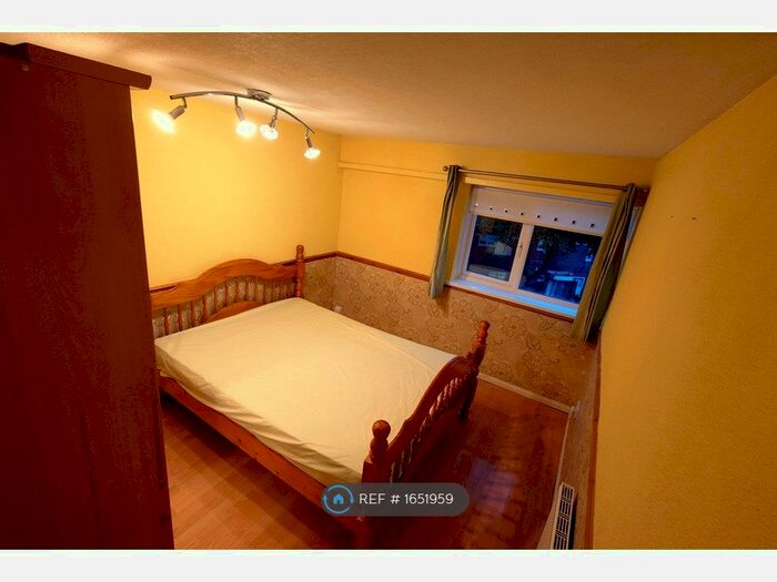 3 Bedroom Terraced House To Rent In Ralph's Meadow, Birmingham, B32