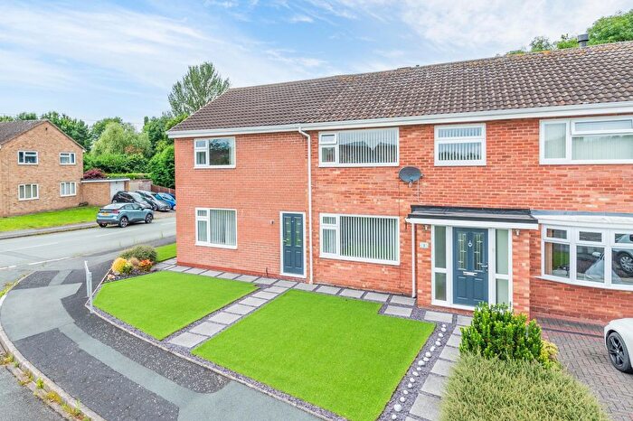 5 Bedroom Semi-detached House For Sale In Northside Close, Shrewsbury, Shropshire, SY1