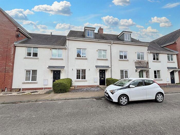 4 Bedroom Terraced House For Sale In Morris Drive, Little Plumstead, Norwich, NR13