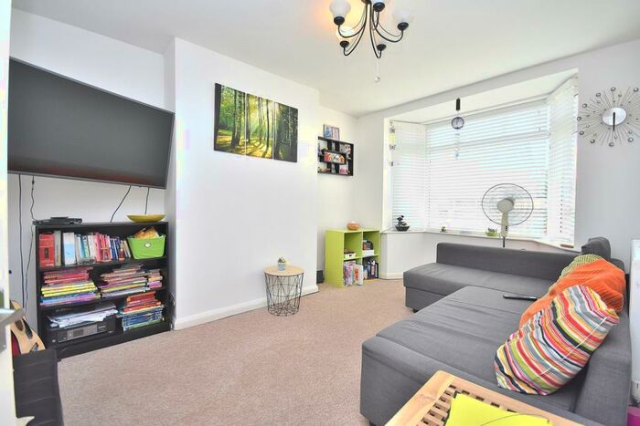 2 Bedroom Bungalow To Rent In Knightscliffe Way, Northampton, NN5