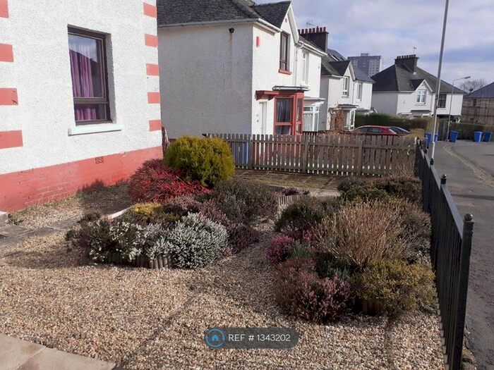 2 Bedroom Flat To Rent In Highfield Drive, Glasgow, G12