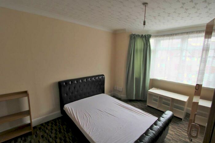 5 Bedroom Semi-Detached House To Rent In Neeld Crescent, Wembley, Middlesex, HA9