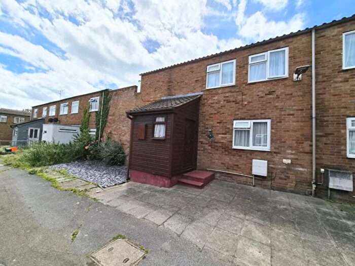 4 Bedroom Terraced House For Sale In Elm Green, Basildon, Pistea, Essex, SS13