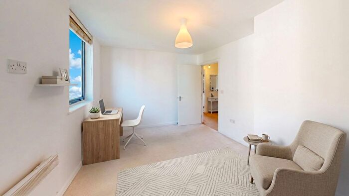 1 Bedroom Flat For Sale In Mitcham Road, London, SW17