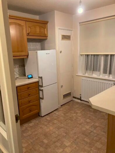3 Bedroom Maisonette To Rent In Bardsey Close, Croydon, CR0