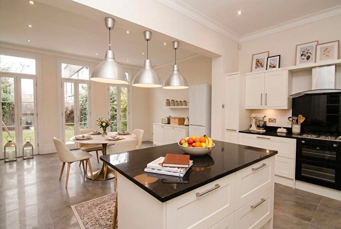 6 Bedroom Property To Rent In Pagoda Avenue, Richmond, TW9