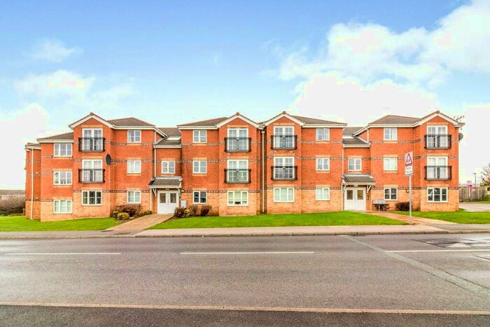 2 Bedroom Flat To Rent In Carlton Court, Barnsley, South Yorkshire, S71