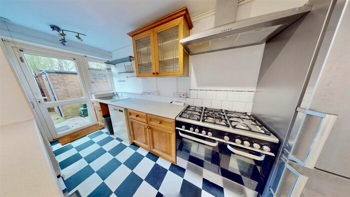 2 Bedroom Property To Rent In Colemans Hill, Headington, Oxford, OX3