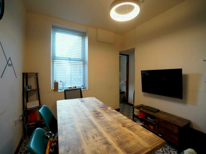 3 Bedroom House To Rent In Fron Square, Bangor, Gwynedd, LL57