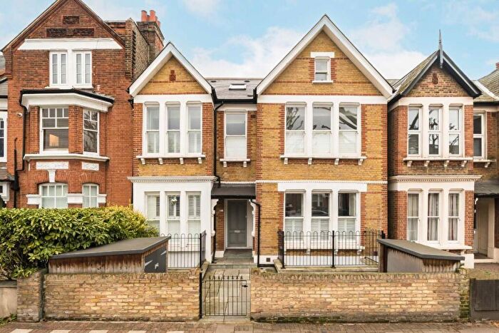2 Bedroom Flat For Sale In Cavendish Road, Balham, SW12