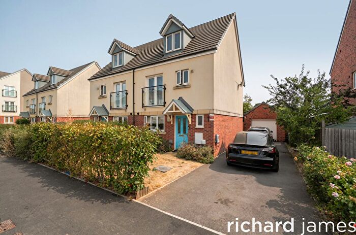 4 Bedroom Semi-Detached House For Sale In Homington Avenue, Swindon, SN3