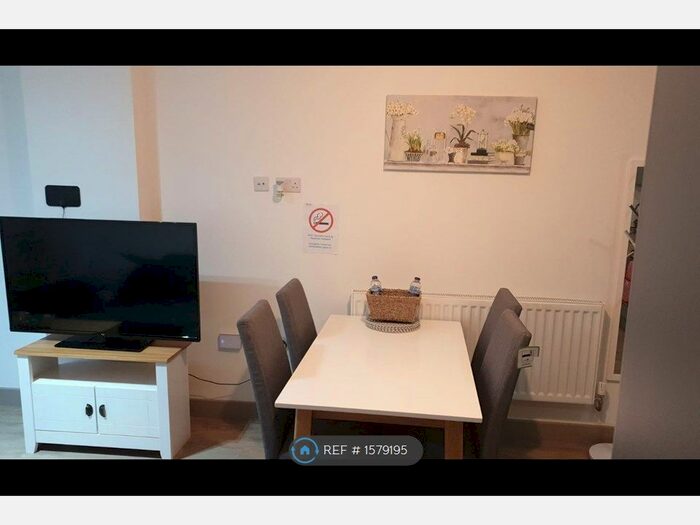 1 Bedroom Flat To Rent In South Street, Romford, RM1
