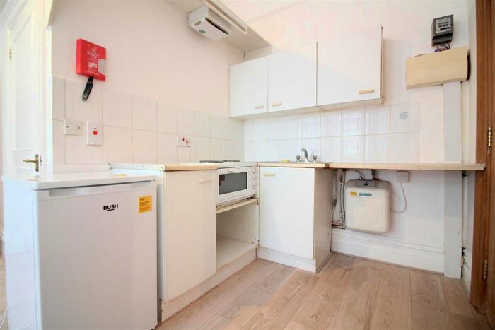 Studio To Rent In Madeley Road, London, W5