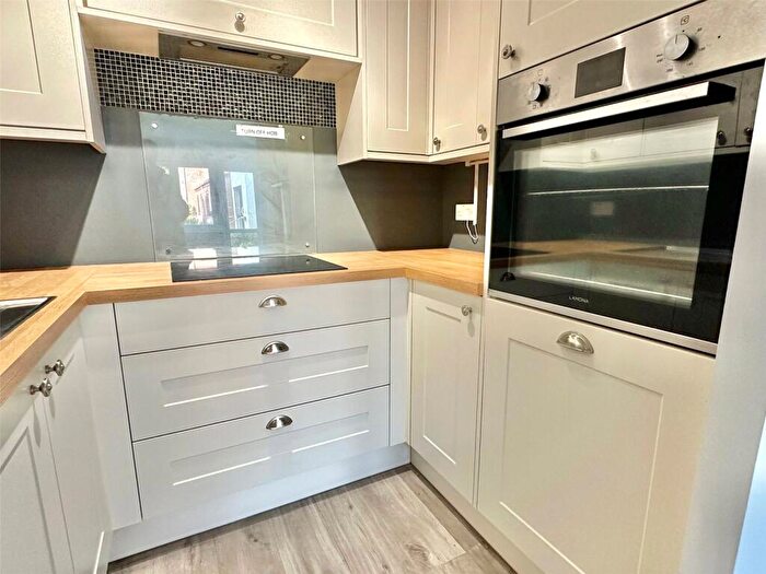 1 Bedroom Apartment For Sale In Shingle Bank Drive, Milford On Sea, Lymington, Hampshire, SO41