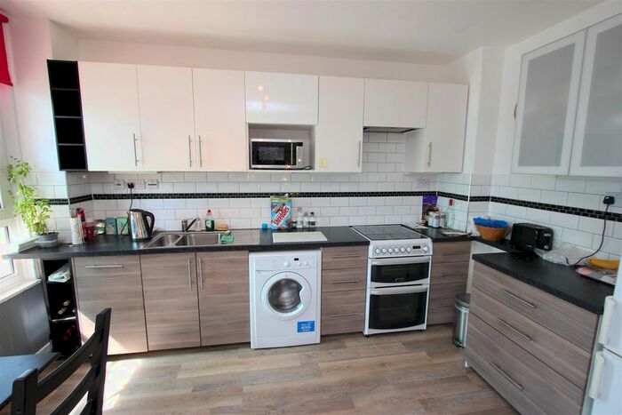 1 Bedroom Flat To Rent In Jackman House, Watts Street, Wapping, E1W