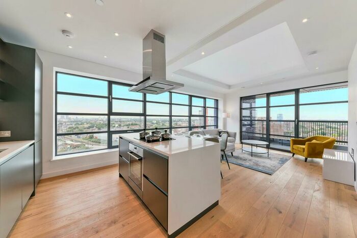 2 Bedroom Apartment To Rent In Bridgewater House, London City Island, London, E14