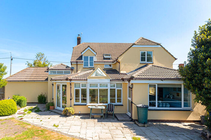 3 Bedroom House For Sale In Bushton, Swindon, SN4