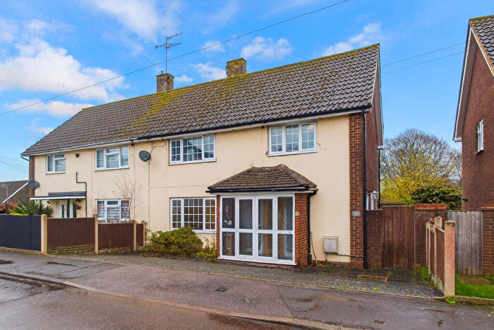 3 Bedroom Semi-Detached House For Sale In Daggsdell Road, Hemel Hempstead, HP1