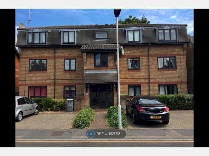 1 Bedroom Flat To Rent In Magpie Close, London, E7