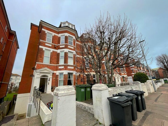 2 Bedroom Apartment To Rent In Jevington Gardens, Eastbourne, BN21