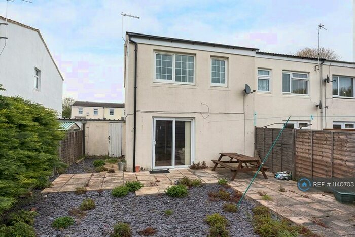 4 Bedroom Semi-Detached House To Rent In Cawarden, Milton Keynes, MK14