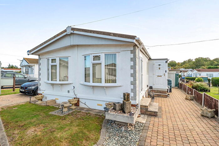 2 Bedroom Park Home For Sale In Dunton View Dunton Park, Lower Dunton Road, Brentwood, Essex, CM13