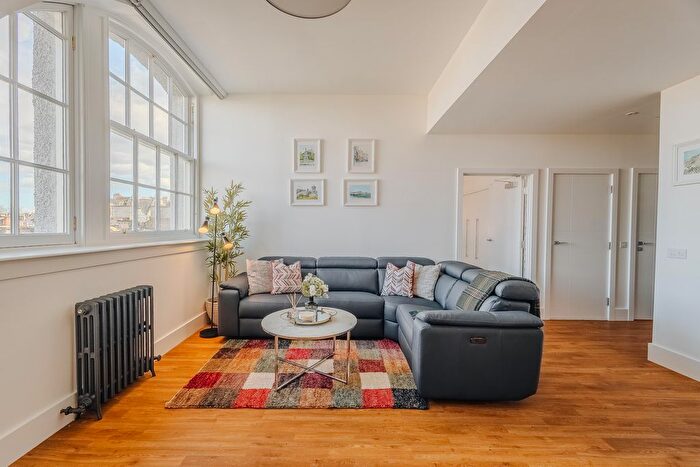 1 Bedroom Flat To Rent In Viewforth, Edinburgh, EH10
