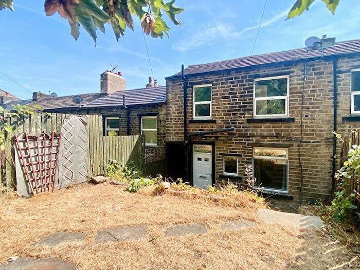 2 Bedroom Terraced House For Sale In Lowergate, Paddock, HD3