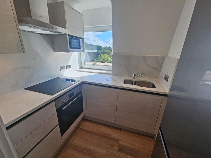 1 Bedroom Flat To Rent In High Street, Aldershot, GU11