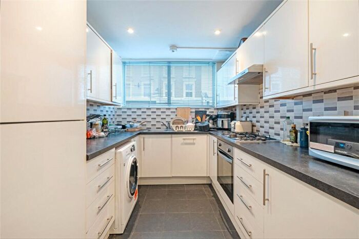 1 Bedroom Flat To Rent In Malvern Road, Queens Park, NW6
