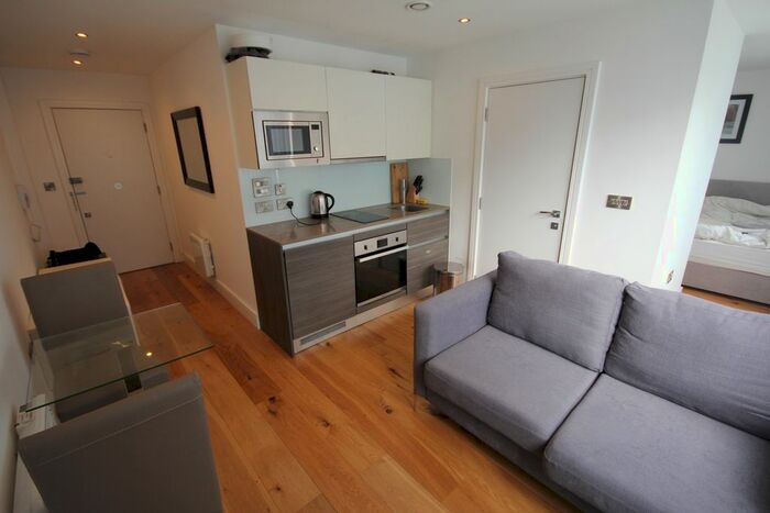 1 Bedroom Flat To Rent In Station Road, Hayes, UB3