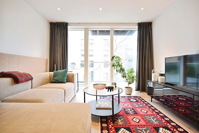 1 Bedroom Flat For Sale In Heritage Walk, Brentford, TW8