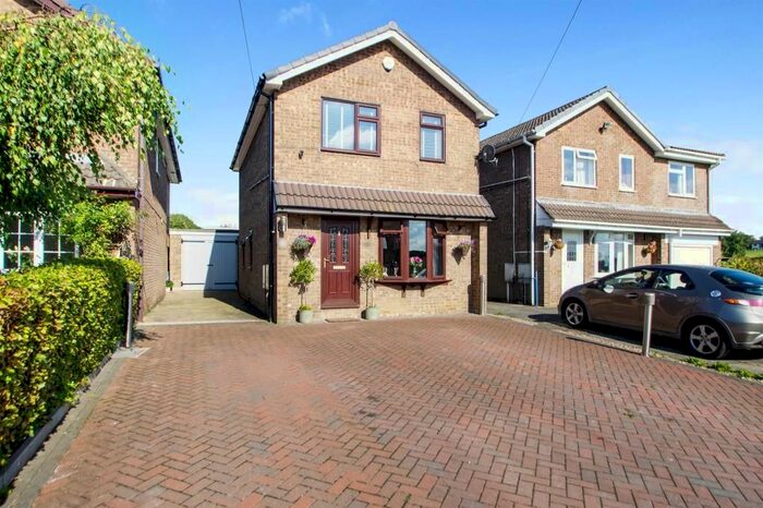3 Bedroom Detached House To Rent In The Paddocks, Pilsley, Chesterfield, S45