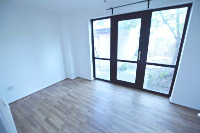 5 Bedroom Terraced House To Rent In Edmeston Close, Homerton, E9