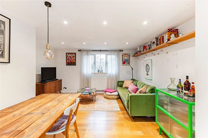 2 Bedroom Flat For Sale In Alpine Grove, London, E9