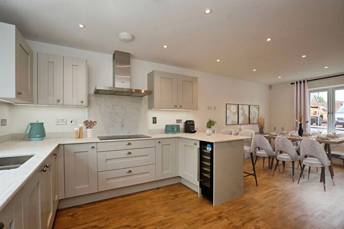 4 Bedroom Detached House For Sale In The Nightingales, Crowborough, TN6