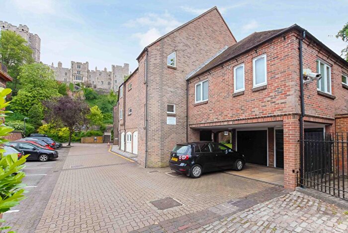 1 Bedroom Flat To Rent In Chapter Mews, Windsor, SL4