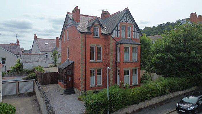 6 Bedroom Detached House For Sale In Woodland Park, Colwyn Bay, LL29