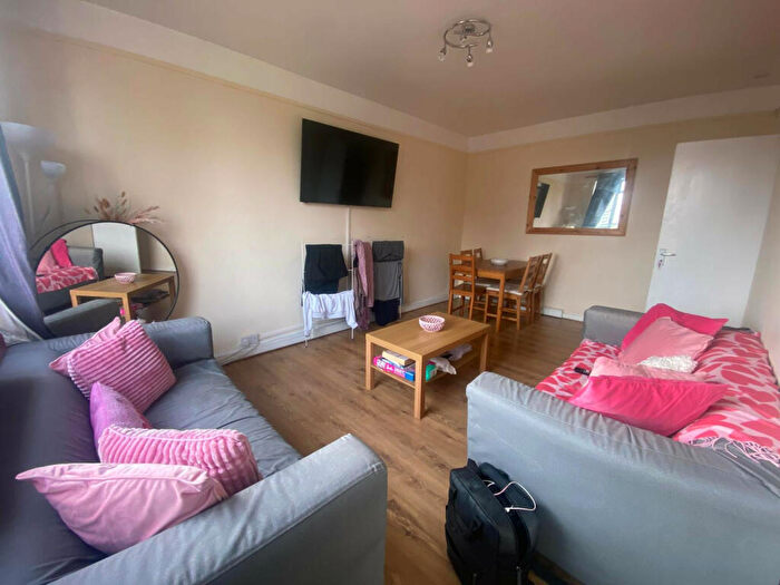 2 Bedroom Flat To Rent In Bed Flat/St. John Street, London, EC1R